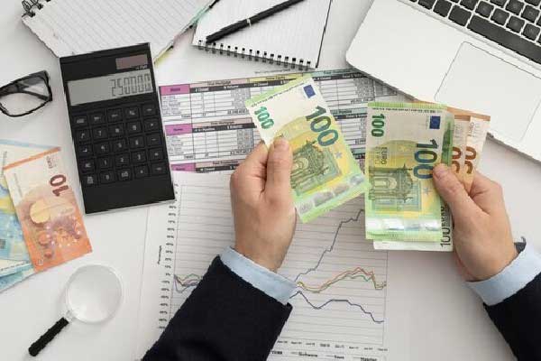 Airbnb 预计 2025 年下半年增长放缓 股价下跌