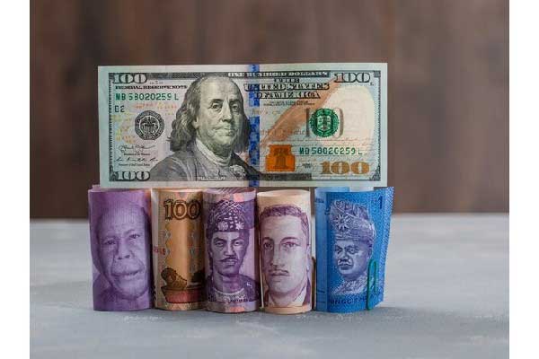 同德化工董事长张烘辞职！持股191万、年薪20.64万，邬庆文代行职责，2025年中报营收降19.32% 净利跌75.76%